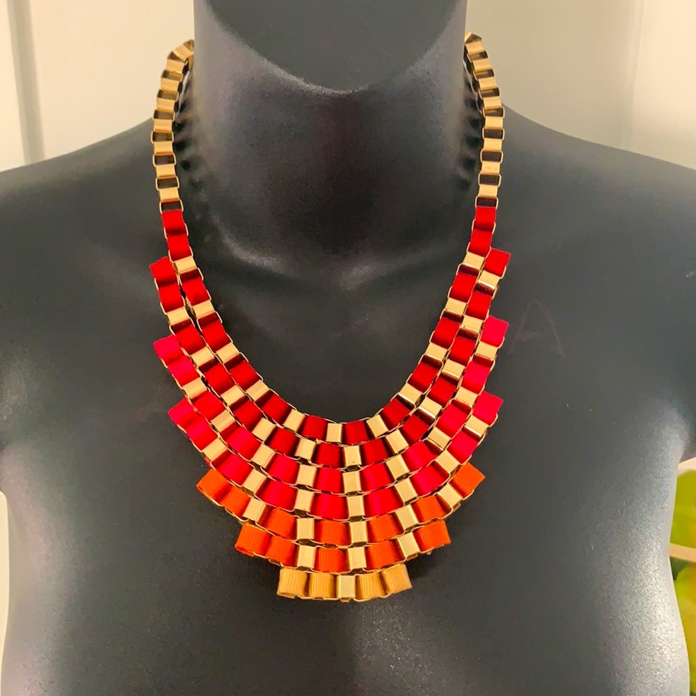 Chain link fashion necklace